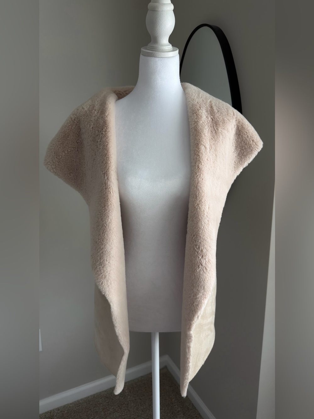 Cozy Open-Front Faux Fur Vest in Soft Beige